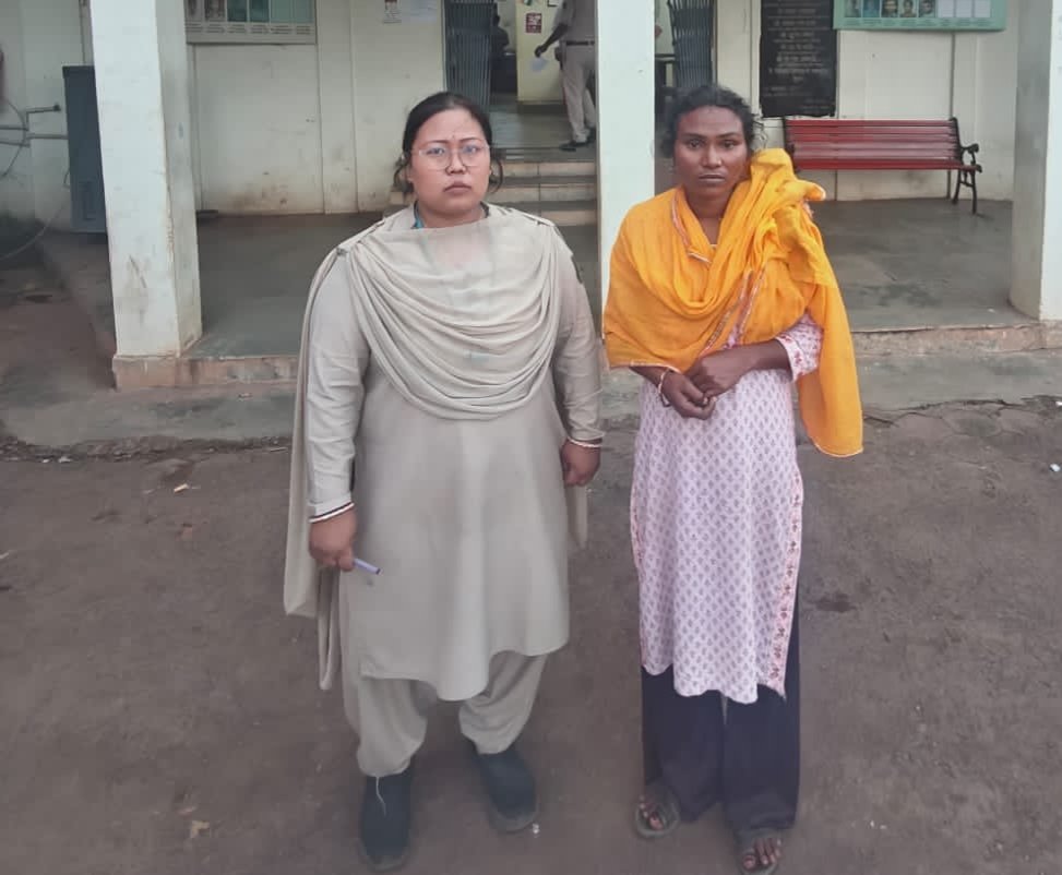 भिलाई में घरेलू सहायिका ने 5 माह तक अलमारी से सोने के गहने उड़ाए, पुलिस ने जेवर समेत किया गिरफ्तार